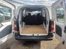 Peugeot Partner 1.6 BlueHDi 744 S Combi Van 6dr Diesel Manual L2 (113 g/km, 97.64 bhp) 