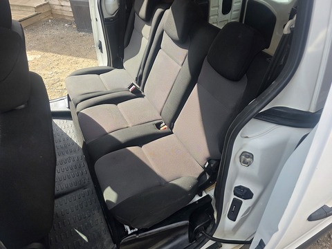 1.6 BlueHDi 744 S Combi Van 6dr Diesel Manual L2 (113 g/km, 97.64 bhp)
