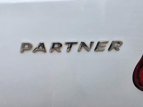 1.6 BlueHDi 744 S Combi Van 6dr Diesel Manual L2 (113 g/km, 97.64 bhp)