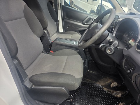 1.6 BlueHDi 744 S Combi Van 6dr Diesel Manual L2 (113 g/km, 97.64 bhp)