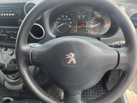 1.6 BlueHDi 744 S Combi Van 6dr Diesel Manual L2 (113 g/km, 97.64 bhp)