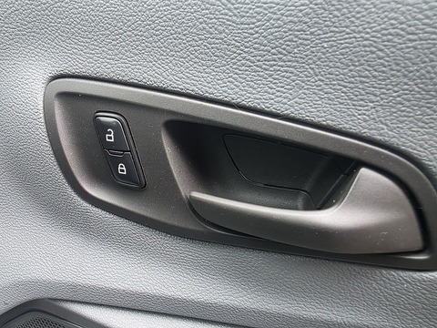 2.0 350 EcoBlue Panel Van 5dr Diesel Manual FWD L2 H3 Euro 6 (130 ps)