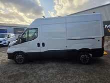 Iveco Daily Daily 35S 3520 Panel Van 2 Manual Diesel 