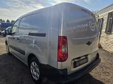 Peugeot e-Partner 49Kw SE Panel Van 6dr Electric Automatic FWD L2 H1 (0 g/km, 65.71 bhp) 