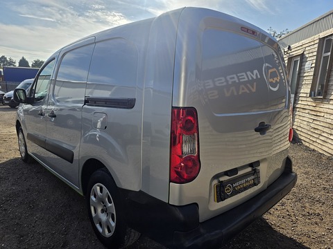 49Kw SE Panel Van 6dr Electric Automatic FWD L2 H1 (0 g/km, 65.71 bhp)