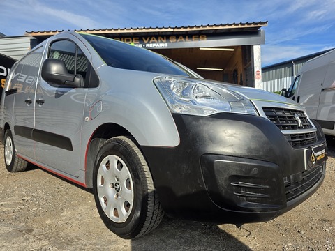 49Kw SE Panel Van 6dr Electric Automatic FWD L2 H1 (0 g/km, 65.71 bhp)