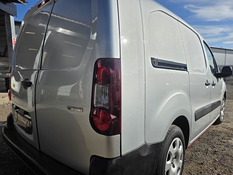 49Kw SE Panel Van 6dr Electric Automatic FWD L2 H1 (0 g/km, 65.71 bhp)