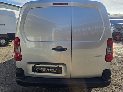 49Kw SE Panel Van 6dr Electric Automatic FWD L2 H1 (0 g/km, 65.71 bhp)