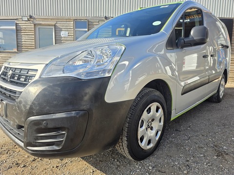49Kw SE Panel Van 6dr Electric Automatic FWD L2 H1 (0 g/km, 65.71 bhp)