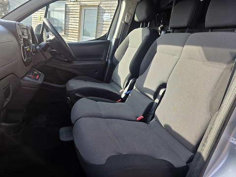 49Kw SE Panel Van 6dr Electric Automatic FWD L2 H1 (0 g/km, 65.71 bhp)