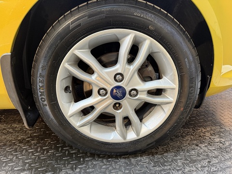 1.0T EcoBoost Zetec Hatchback 5dr Petrol Manual Euro 5 (s/s) (100 ps)