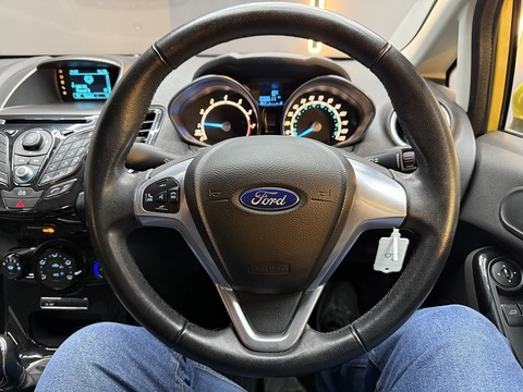 1.0T EcoBoost Zetec Hatchback 5dr Petrol Manual Euro 5 (s/s) (100 ps)