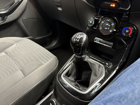 1.0T EcoBoost Zetec Hatchback 5dr Petrol Manual Euro 5 (s/s) (100 ps)