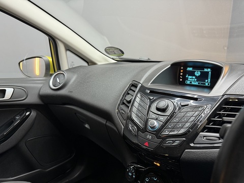 1.0T EcoBoost Zetec Hatchback 5dr Petrol Manual Euro 5 (s/s) (100 ps)