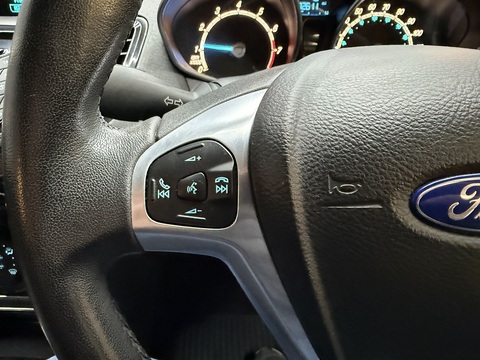 1.0T EcoBoost Zetec Hatchback 5dr Petrol Manual Euro 5 (s/s) (100 ps)