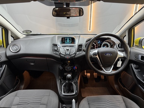 1.0T EcoBoost Zetec Hatchback 5dr Petrol Manual Euro 5 (s/s) (100 ps)