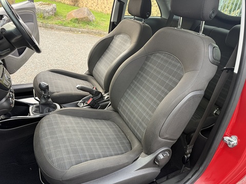 1.2i GLAM Hatchback 3dr Petrol Manual Euro 6 (70 ps)