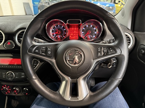 1.2i GLAM Hatchback 3dr Petrol Manual Euro 6 (70 ps)