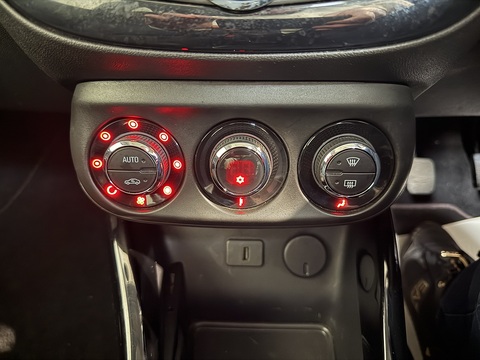 1.2i GLAM Hatchback 3dr Petrol Manual Euro 6 (70 ps)