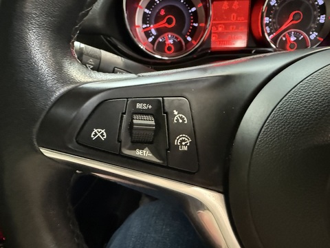 1.2i GLAM Hatchback 3dr Petrol Manual Euro 6 (70 ps)