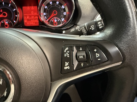 1.2i GLAM Hatchback 3dr Petrol Manual Euro 6 (70 ps)