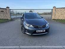 Toyota Auris 1.6 V-Matic Icon Plus Hatchback 5dr Petrol Manual Euro 5 (132 ps) 
