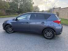 Toyota Auris 1.6 V-Matic Icon Plus Hatchback 5dr Petrol Manual Euro 5 (132 ps) 