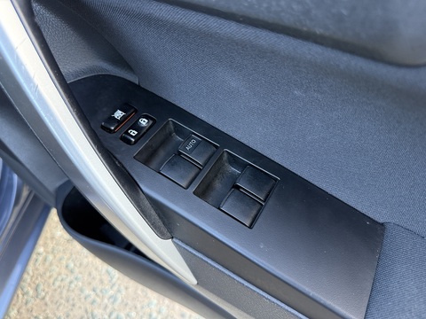 1.6 V-Matic Icon Plus Hatchback 5dr Petrol Manual Euro 5 (132 ps)