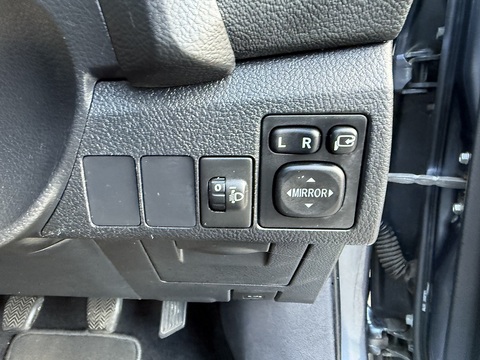 1.6 V-Matic Icon Plus Hatchback 5dr Petrol Manual Euro 5 (132 ps)