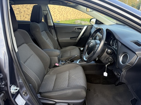 1.6 V-Matic Icon Plus Hatchback 5dr Petrol Manual Euro 5 (132 ps)