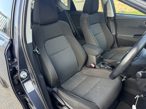 1.6 V-Matic Icon Plus Hatchback 5dr Petrol Manual Euro 5 (132 ps)