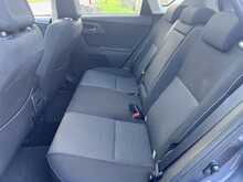 Toyota Auris 1.6 V-Matic Icon Plus Hatchback 5dr Petrol Manual Euro 5 (132 ps) 