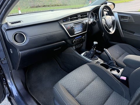 1.6 V-Matic Icon Plus Hatchback 5dr Petrol Manual Euro 5 (132 ps)