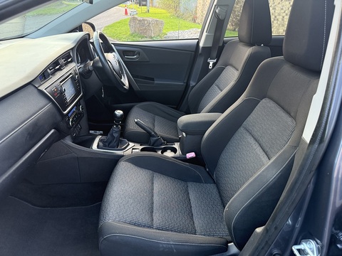 1.6 V-Matic Icon Plus Hatchback 5dr Petrol Manual Euro 5 (132 ps)