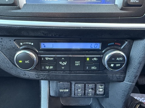 1.6 V-Matic Icon Plus Hatchback 5dr Petrol Manual Euro 5 (132 ps)