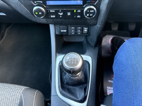 1.6 V-Matic Icon Plus Hatchback 5dr Petrol Manual Euro 5 (132 ps)