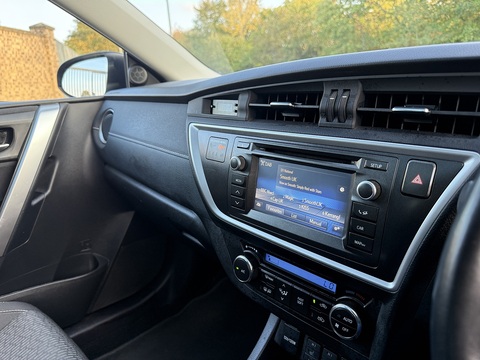 1.6 V-Matic Icon Plus Hatchback 5dr Petrol Manual Euro 5 (132 ps)