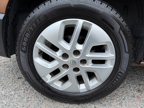 2.0 dCi ENERGY 30 Sport Panel Van 5dr Diesel Manual LWB Standard Roof Euro 6 (s/s) (170 ps)