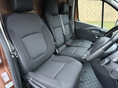 2.0 dCi ENERGY 30 Sport Panel Van 5dr Diesel Manual LWB Standard Roof Euro 6 (s/s) (170 ps)