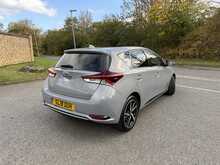 Toyota Auris 1.8 VVT-h Design Hatchback 5dr Petrol Hybrid CVT Euro 6 (s/s) (136 ps) 