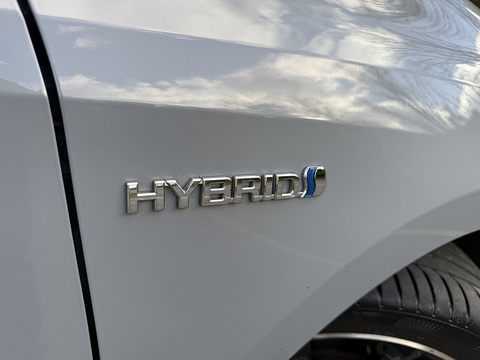 1.8 VVT-h Design Hatchback 5dr Petrol Hybrid CVT Euro 6 (s/s) (136 ps)