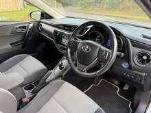 Toyota Auris 1.8 VVT-h Design Hatchback 5dr Petrol Hybrid CVT Euro 6 (s/s) (136 ps) 