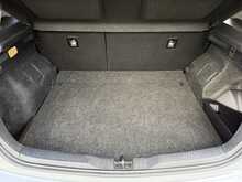 Toyota Auris 1.8 VVT-h Design Hatchback 5dr Petrol Hybrid CVT Euro 6 (s/s) (136 ps) 