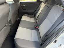 Toyota Auris 1.8 VVT-h Design Hatchback 5dr Petrol Hybrid CVT Euro 6 (s/s) (136 ps) 