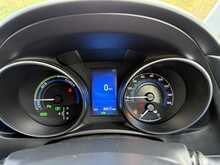 Toyota Auris 1.8 VVT-h Design Hatchback 5dr Petrol Hybrid CVT Euro 6 (s/s) (136 ps) 