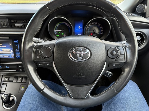 1.8 VVT-h Design Hatchback 5dr Petrol Hybrid CVT Euro 6 (s/s) (136 ps)