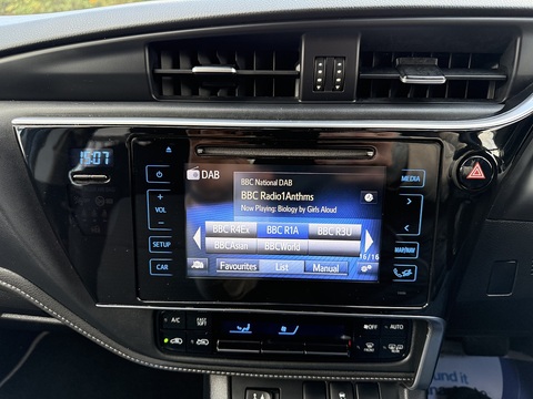 1.8 VVT-h Design Hatchback 5dr Petrol Hybrid CVT Euro 6 (s/s) (136 ps)