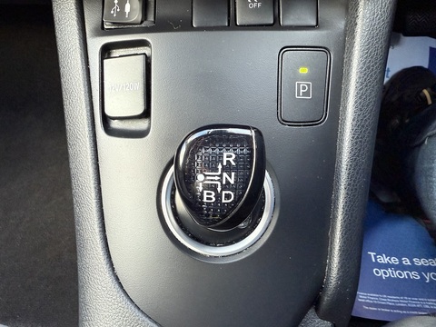 1.8 VVT-h Design Hatchback 5dr Petrol Hybrid CVT Euro 6 (s/s) (136 ps)