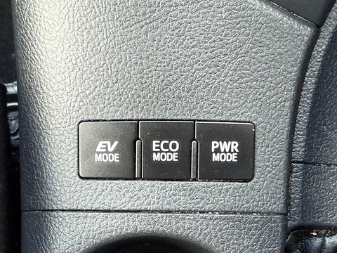 1.8 VVT-h Design Hatchback 5dr Petrol Hybrid CVT Euro 6 (s/s) (136 ps)