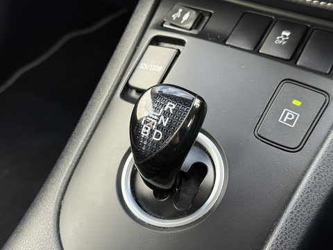 1.8 VVT-h Design Hatchback 5dr Petrol Hybrid CVT Euro 6 (s/s) (136 ps)